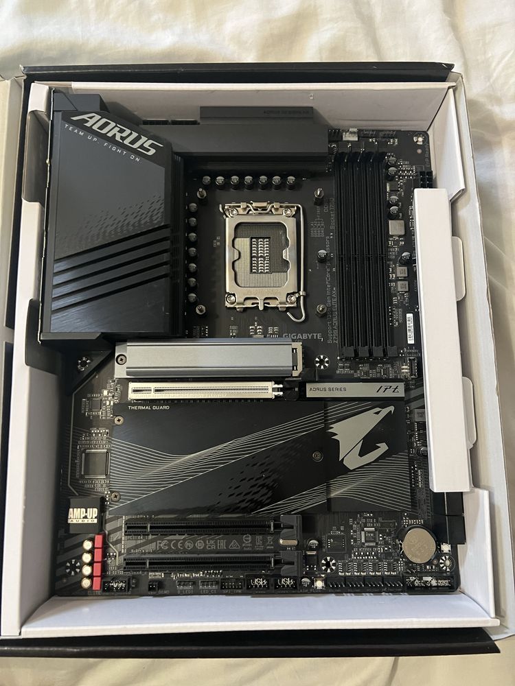 Intel i7 13700kf + z790 Aorus Elite AX DDR 5 !!!