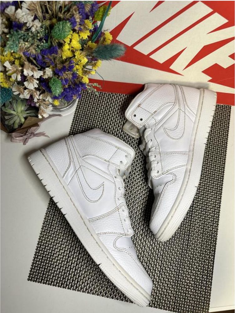 Оригінальні кросівки jordan 1 mid white (554724-130)