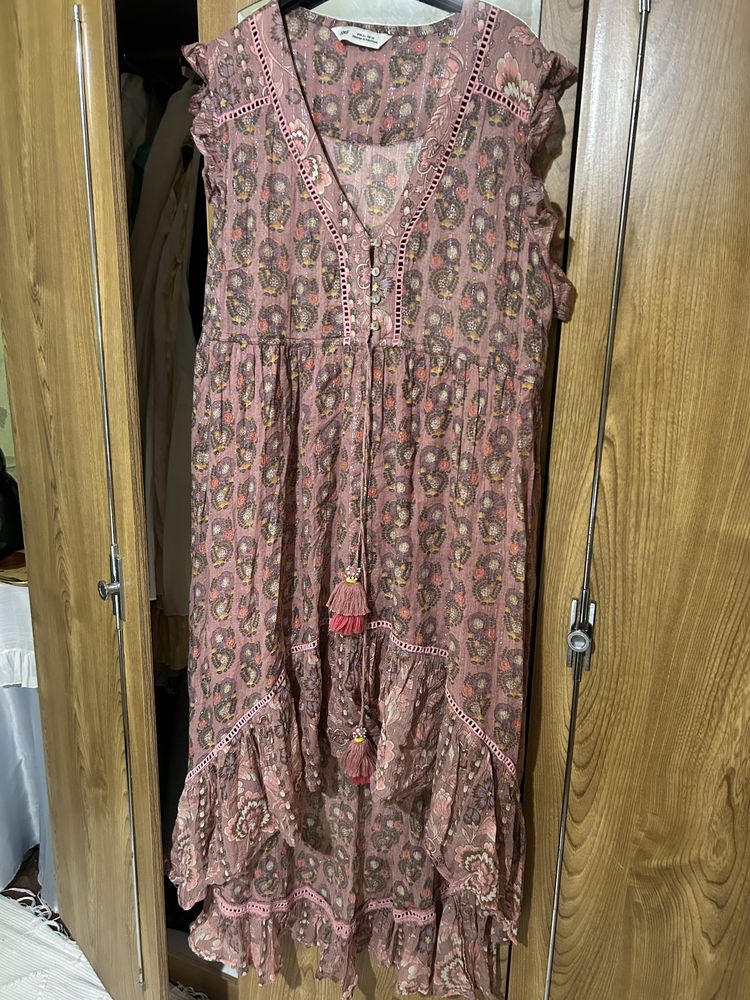 Vestido muito bonito da marca SMF pouco usado