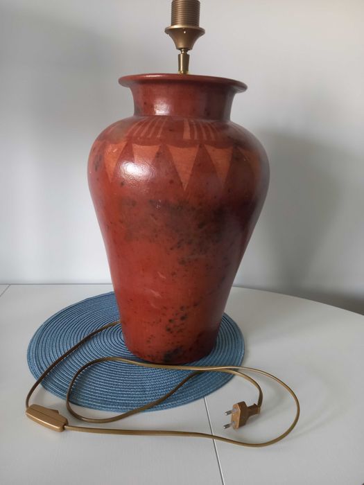 Lampa stołowa do salonu