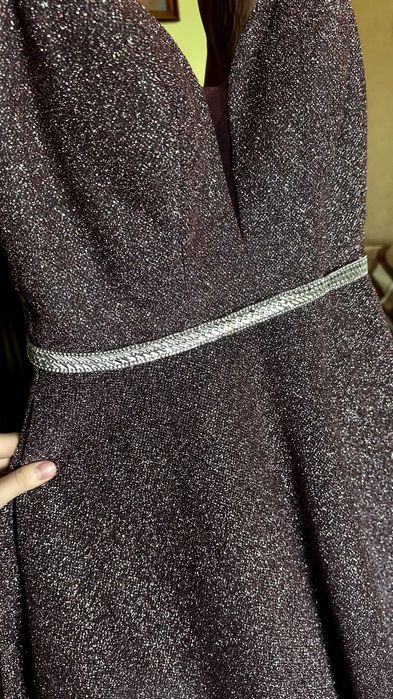 випускне плаття вишневого кольору