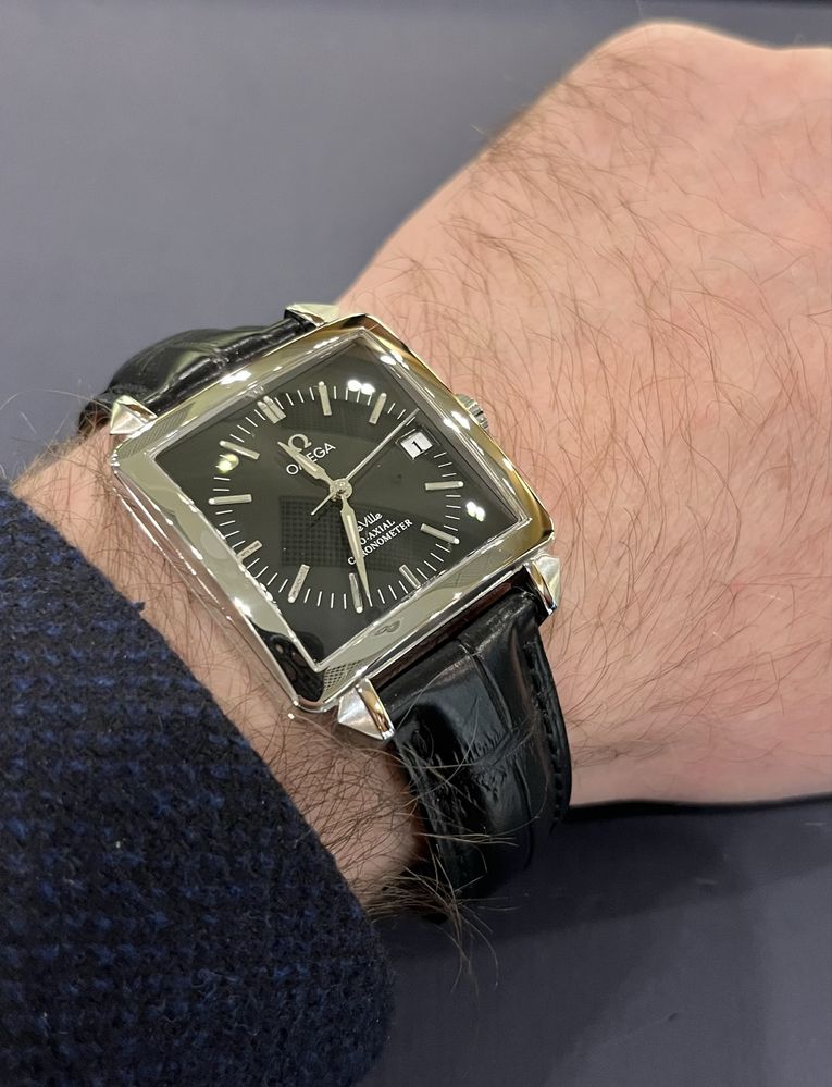 Часы Omega cosmic