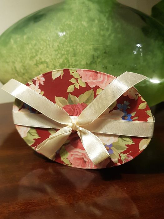 Pudełko, pudełeczko kartonowe na niewielki prezencik