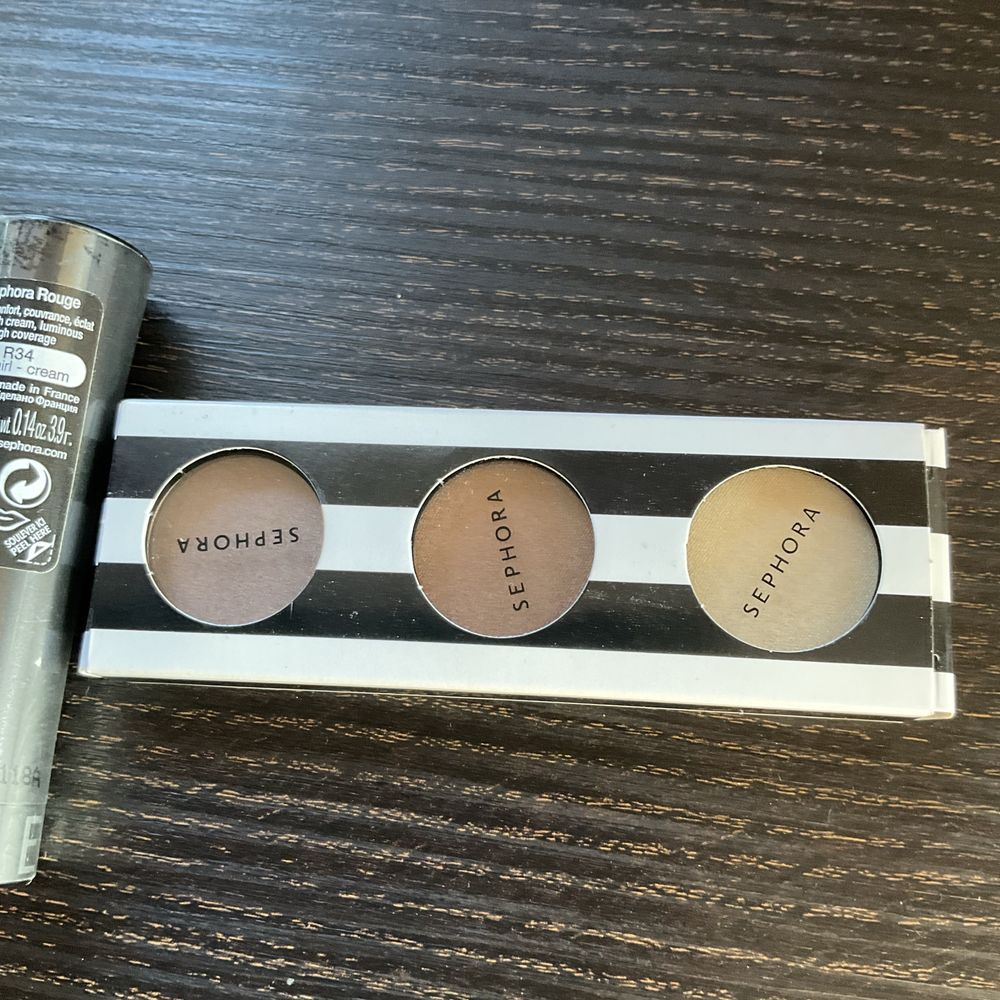 Sephora pojedyńcze cienie do powiek i gratis szminka