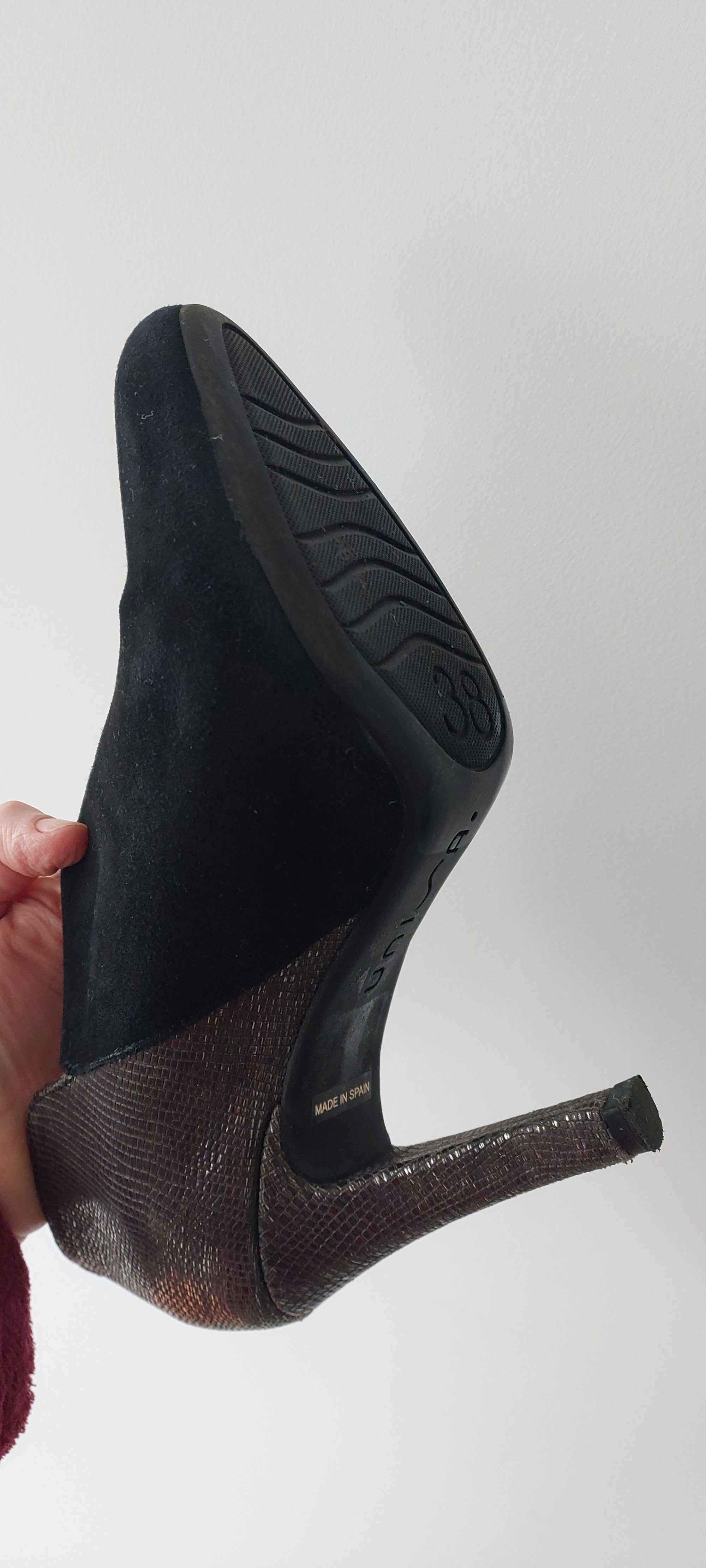 Botas pelo tornozelo
