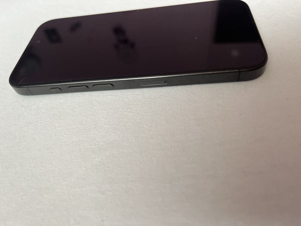 Smartfon Iphon 15 pro 512 gb