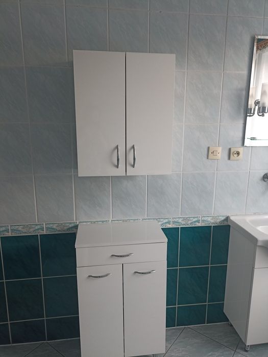 Komplet szafek łazienkowych