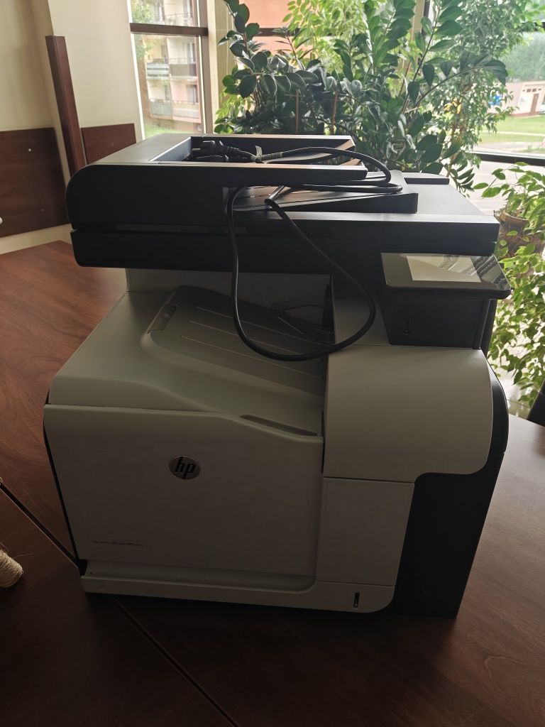 1x Canon iR2022i, 2x HP MFP M570dn