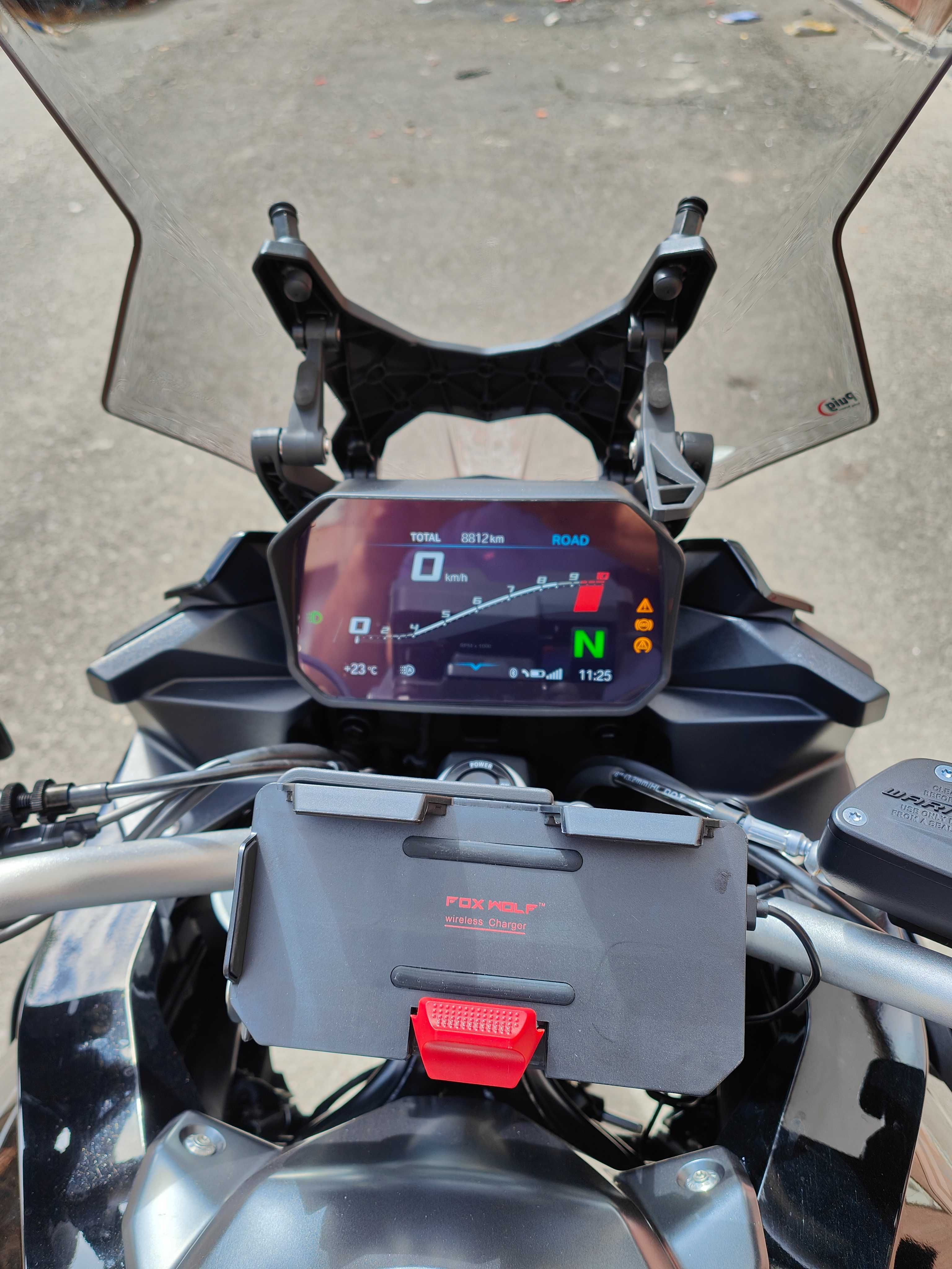 BMW F 900 XR Triple Black Full Extras