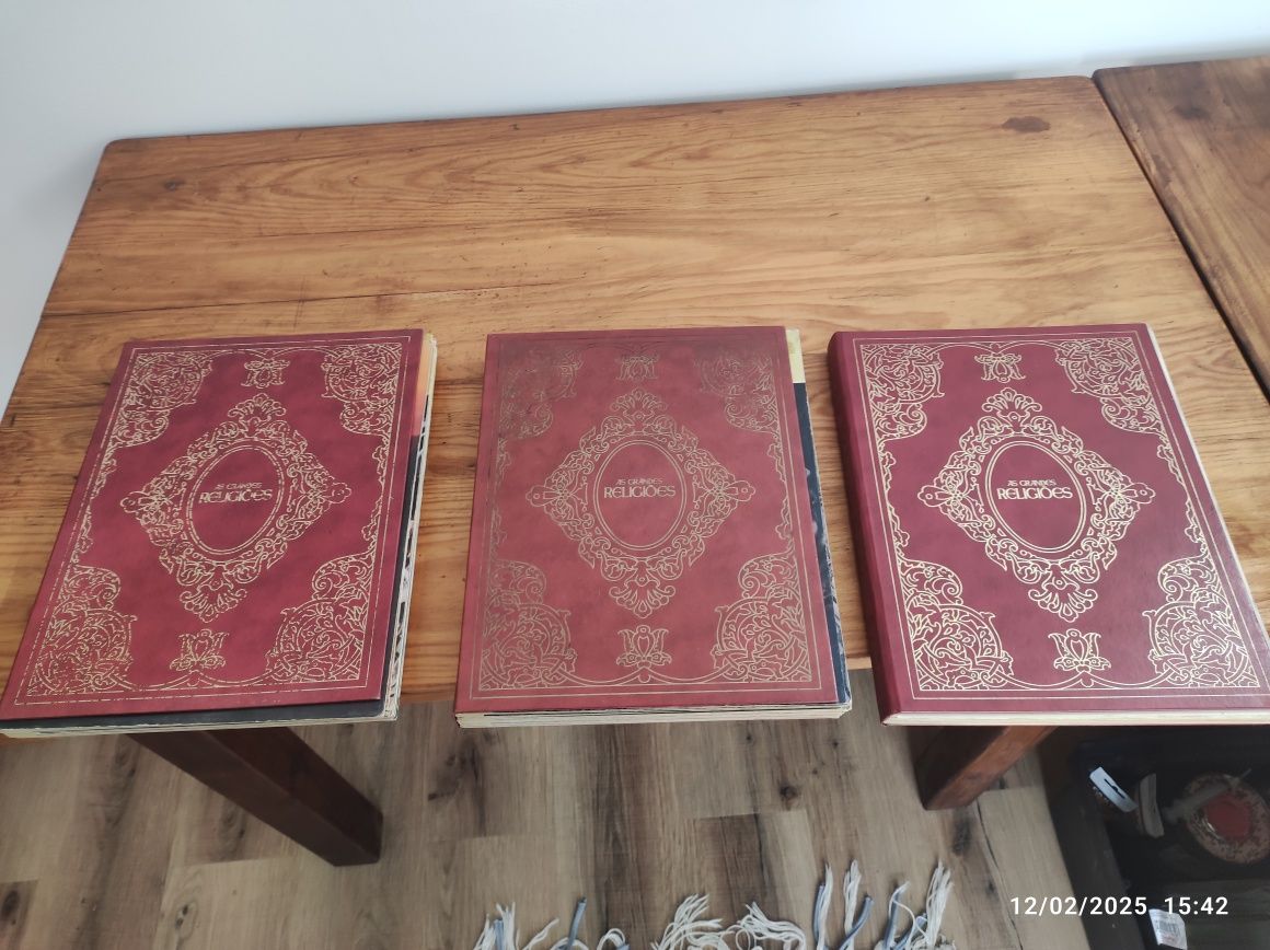 3 volumes em fascículos livro das religiões