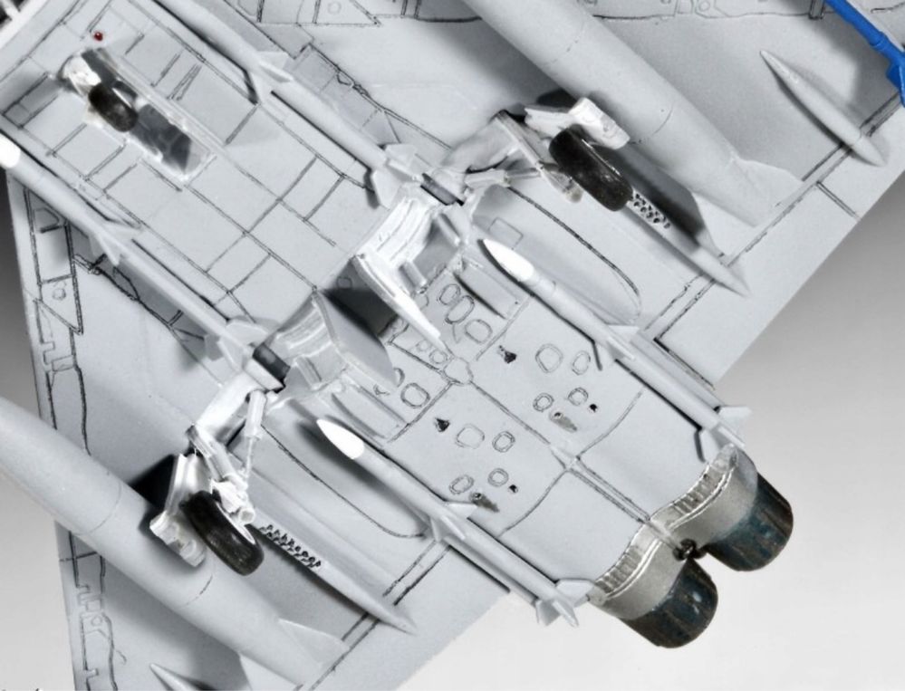 Samolot do sklejania Revell 04282 Eurofighter Typhoon 1:144