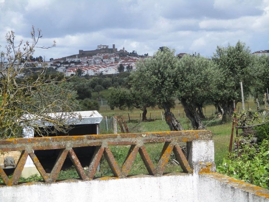 Quinta com 6,75 ha em Arraiolos