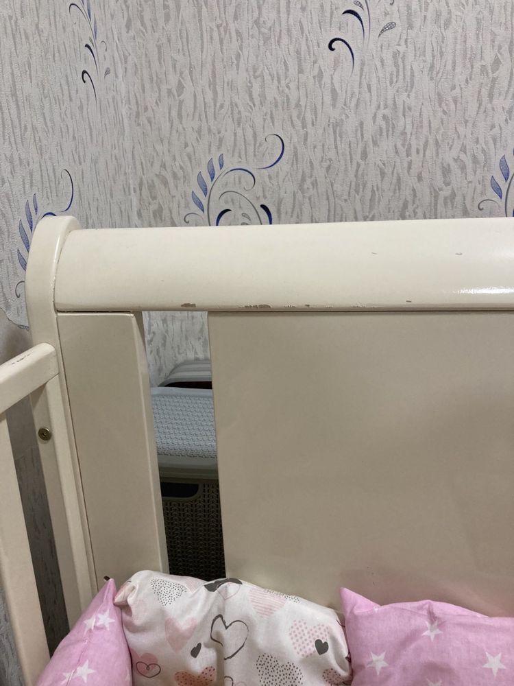 Продам детскую кроватку , цена за весь набор
