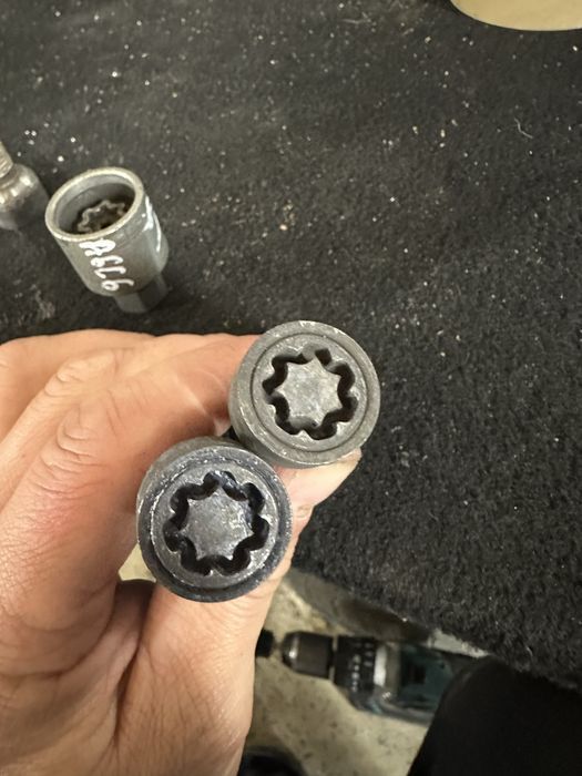 Секретні болти audi a6 c6,vw golf,skoda octavia,m14*1,5