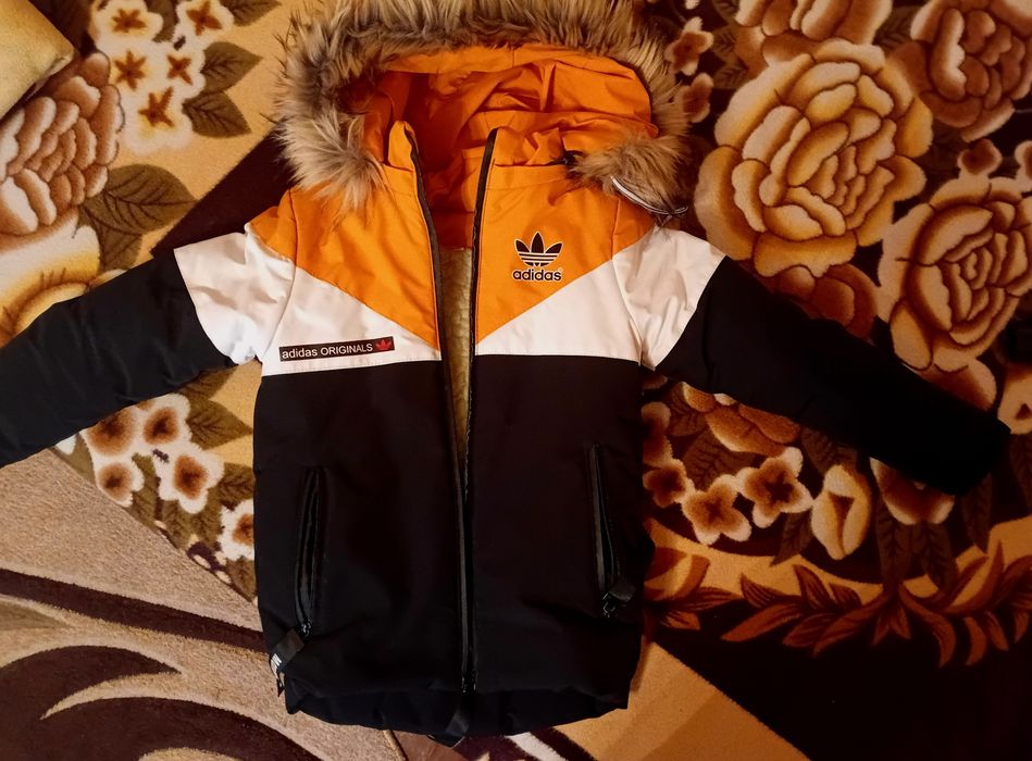 Дитяча зимова курточка Adidas Original розмір 128 134 стан ідеал зима