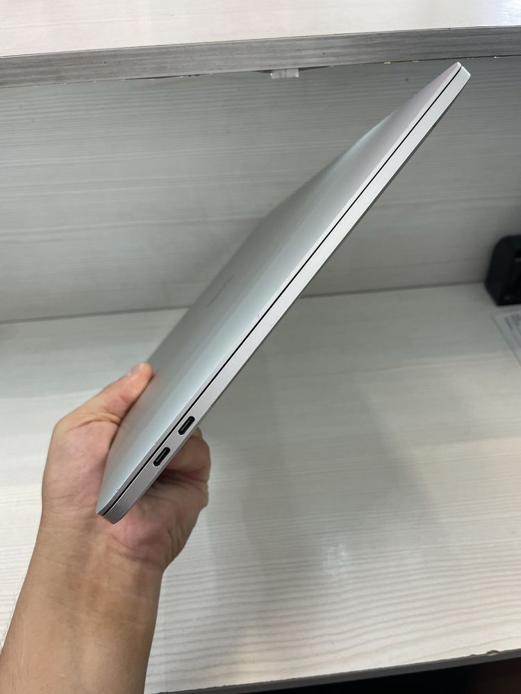 MacBook Pro A1707  Core i7 RAM 16Gb