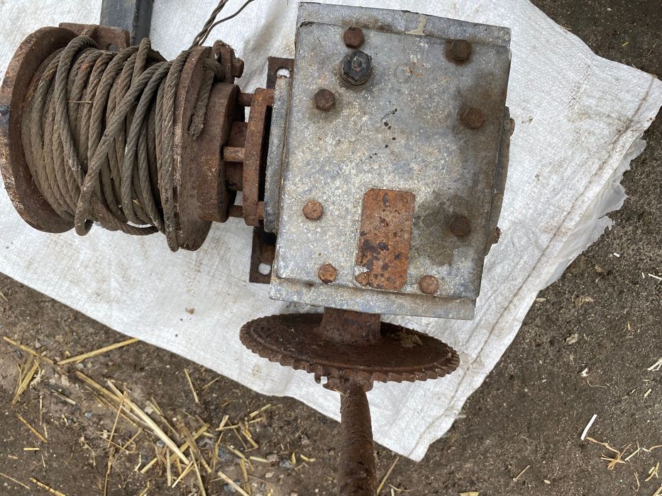 Лебідка з редуктором