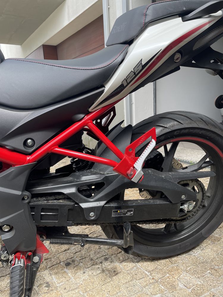 Benelli Bn 125 para venda (aceito troca por carros do mesmo valor)