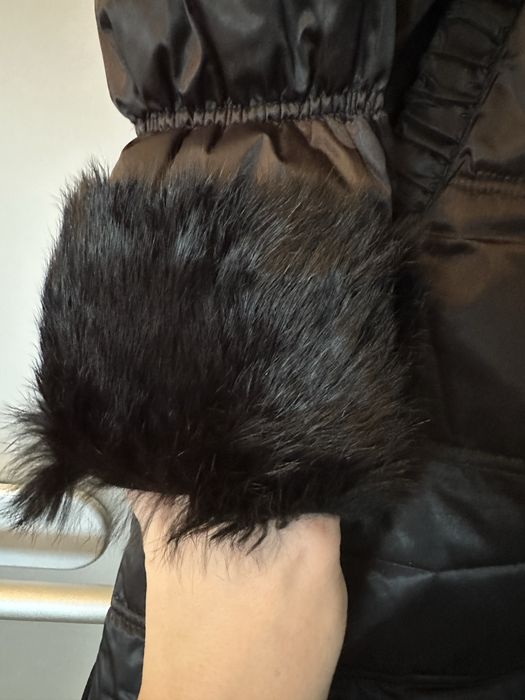 Plaszcz z futerkiem kolnierzem r. Xs/S czarny elegancki