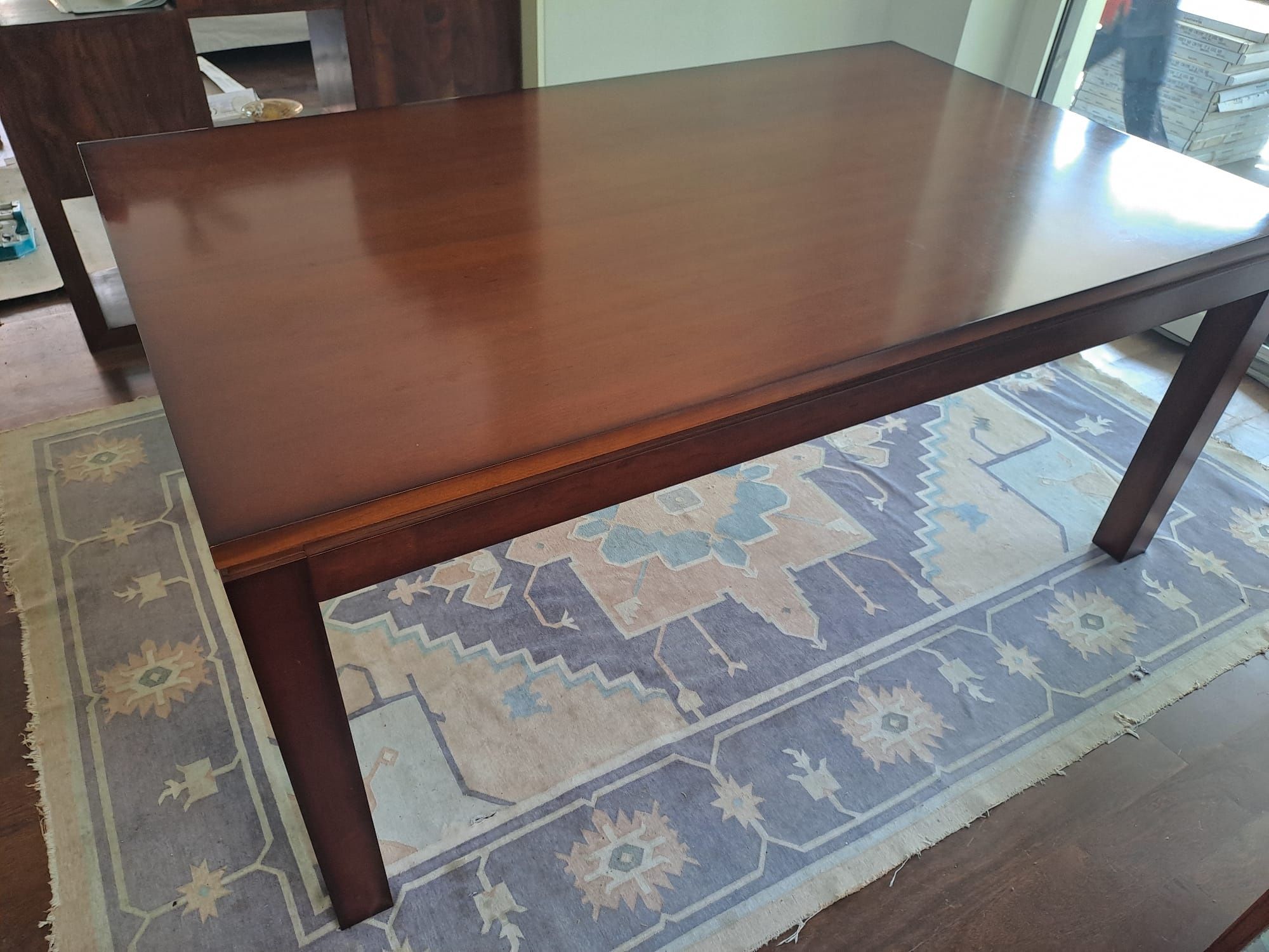 Mesa em cerejeira
