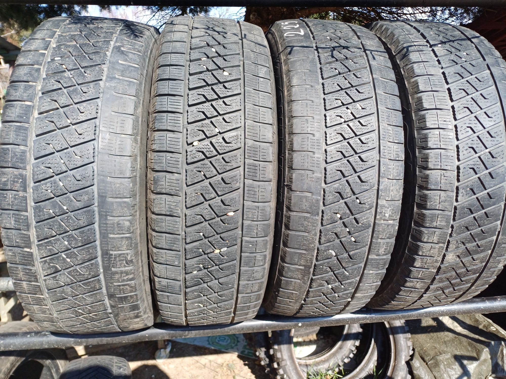 4 opony zimowe 225/65r16c LASSA 2022r