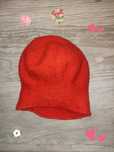 Urocza czapka, czerwony beret
