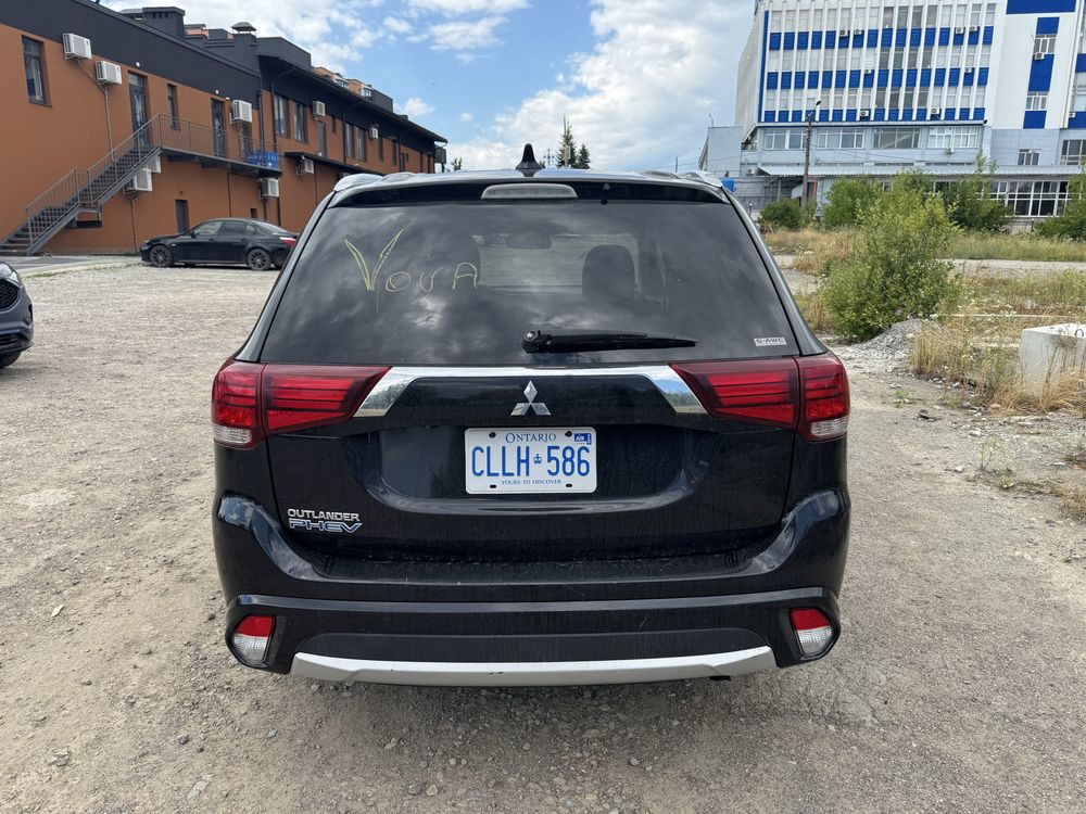 Mitsubishi Outlander PHEV гібрид