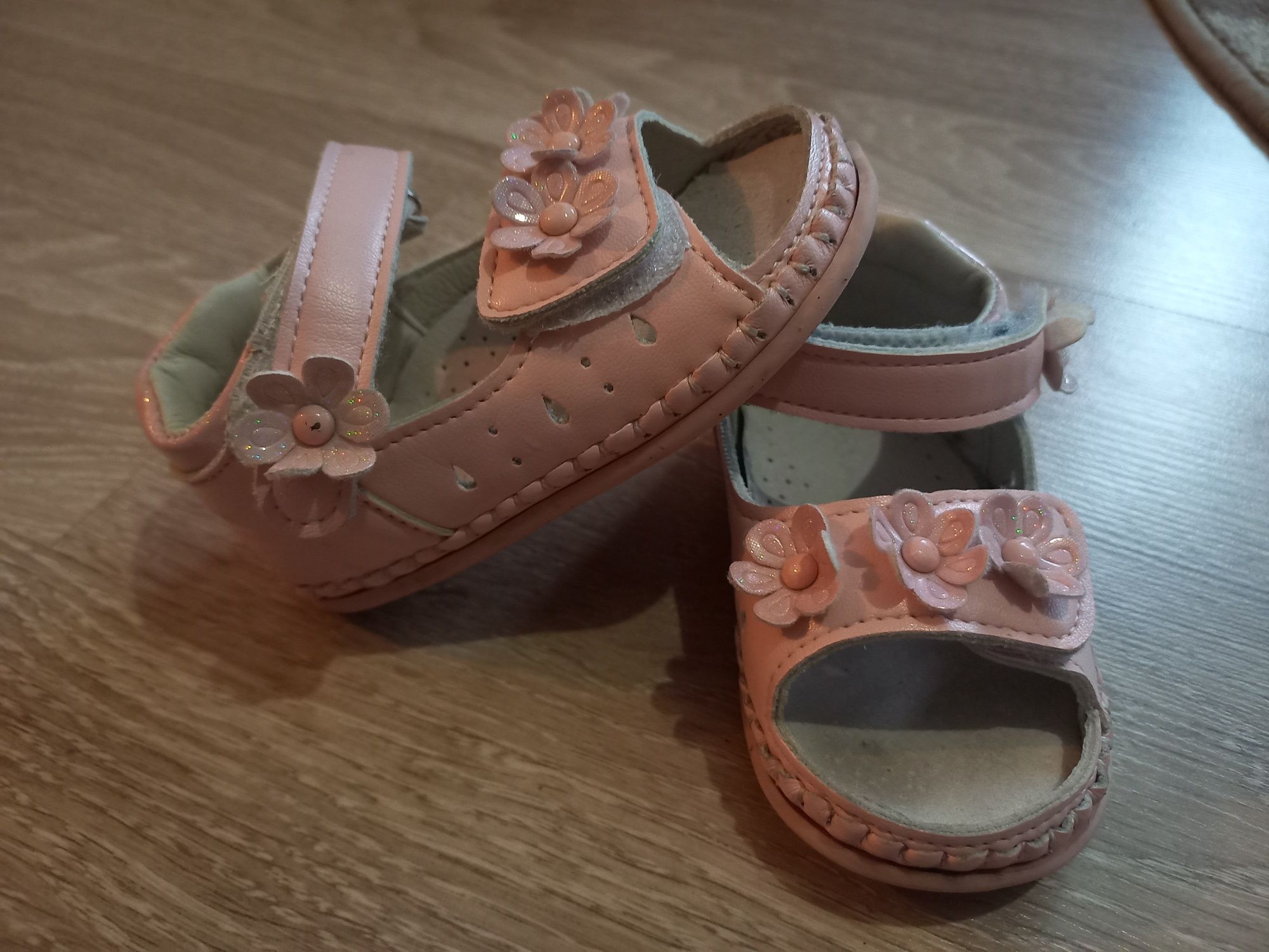 Взуття дитяче, крокси, сандалі, тапочки Waldi