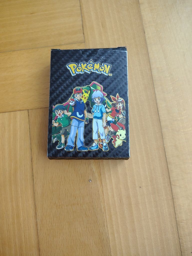 Czarne i srebrne karty pokèmon