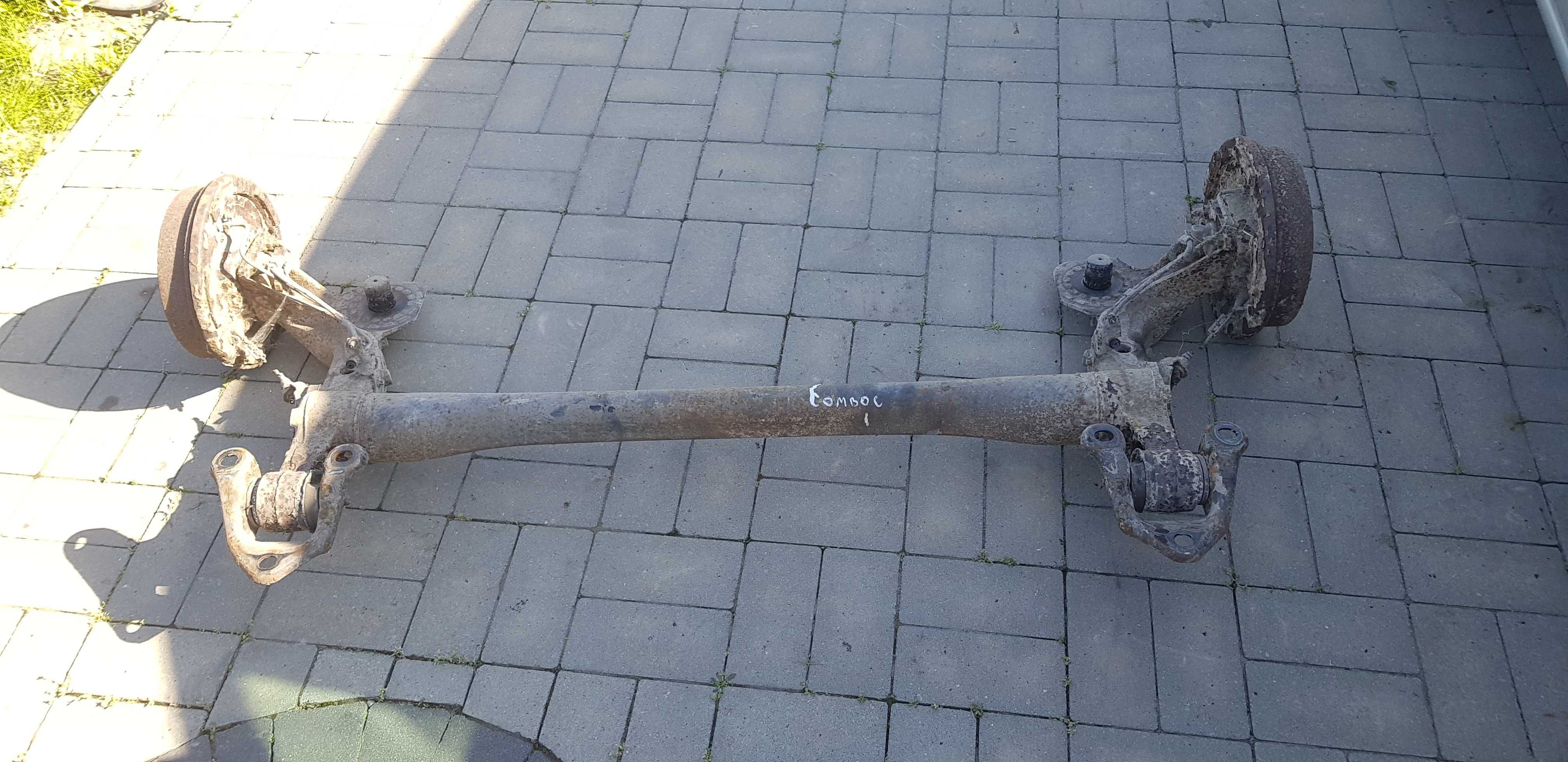 Opel Combo C Belka zawieszenia tył