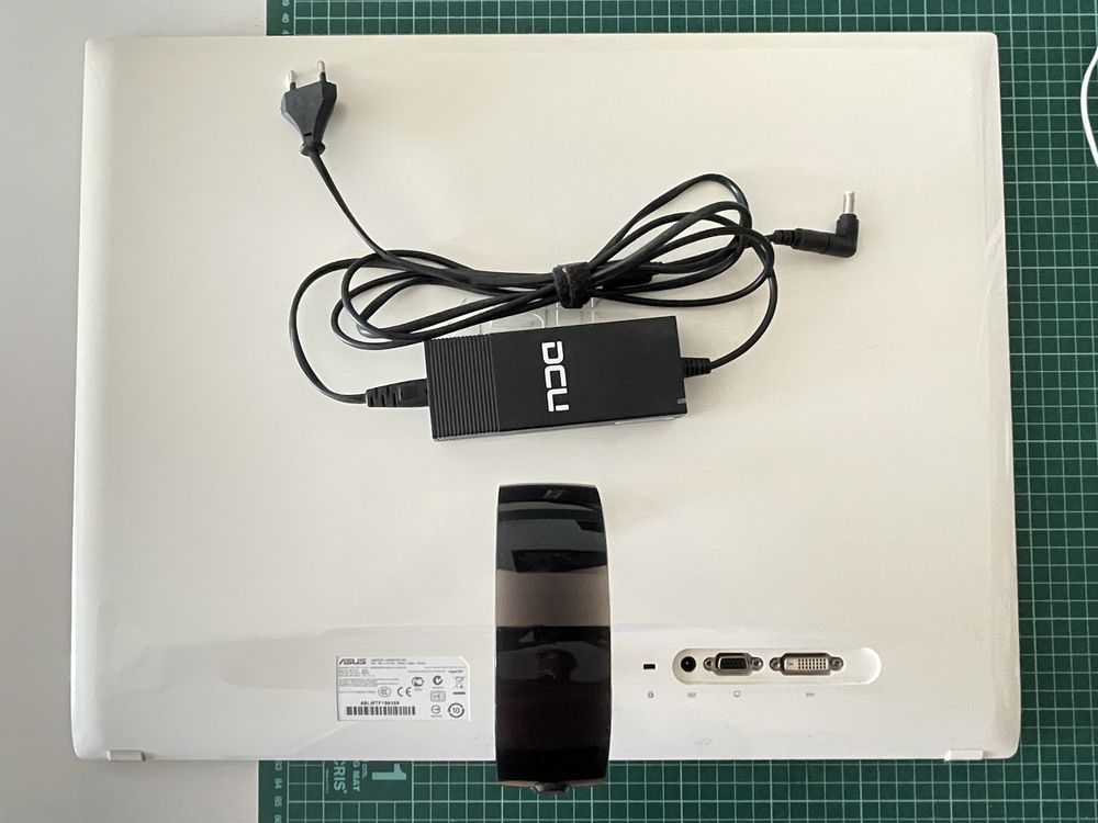 Monitor ASUS 22” A8LMTF156359