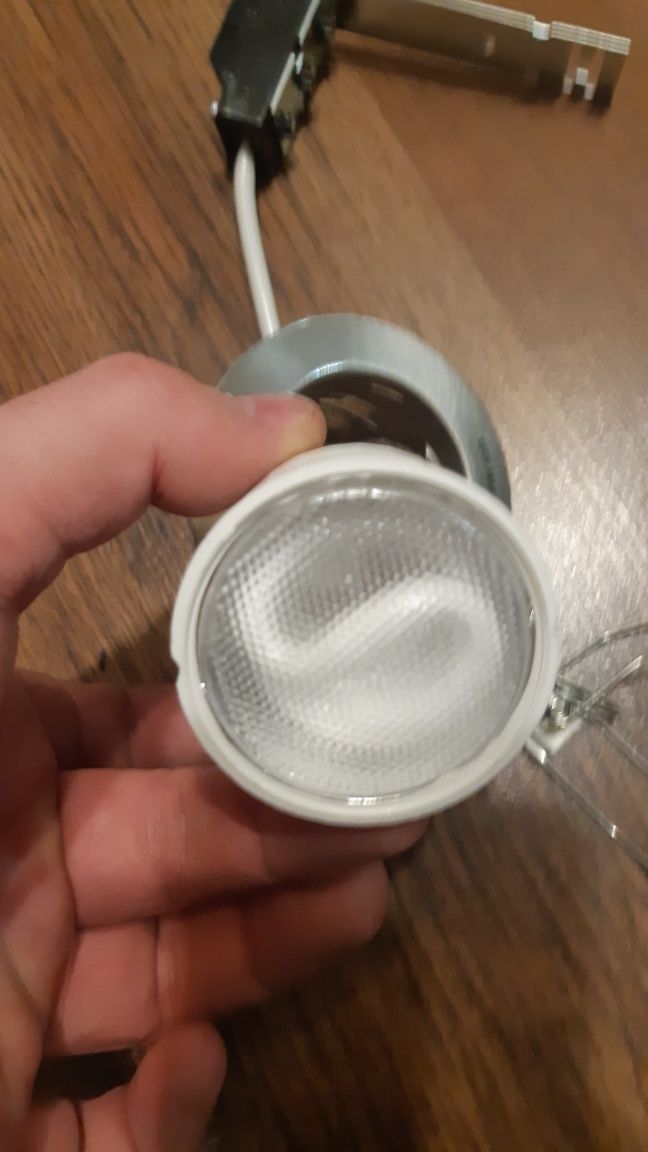 Oprawa z żarówka, lampa ,punkt świetlny