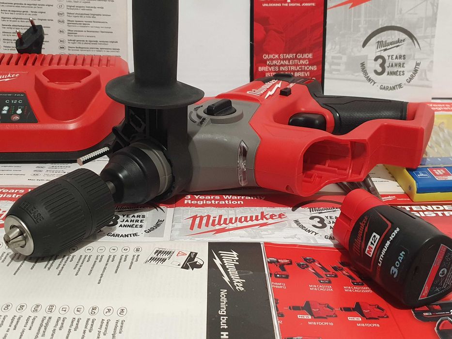 Zestaw narzedzi MILWAUKEE M12 CH wiertarka SDS- aku 12v 3ah wiertła