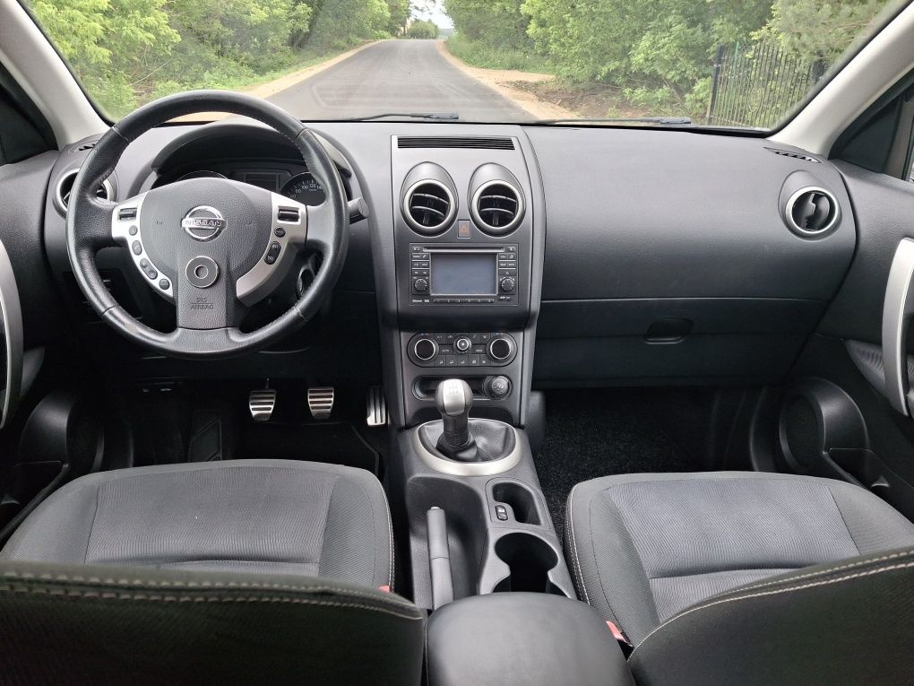 Nissan Qashqai benzyna