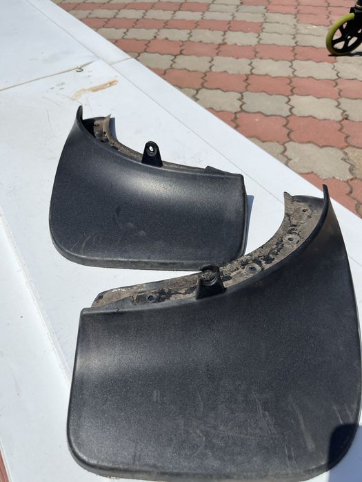 Задние брызговики оригинал VWTouareg 10-17