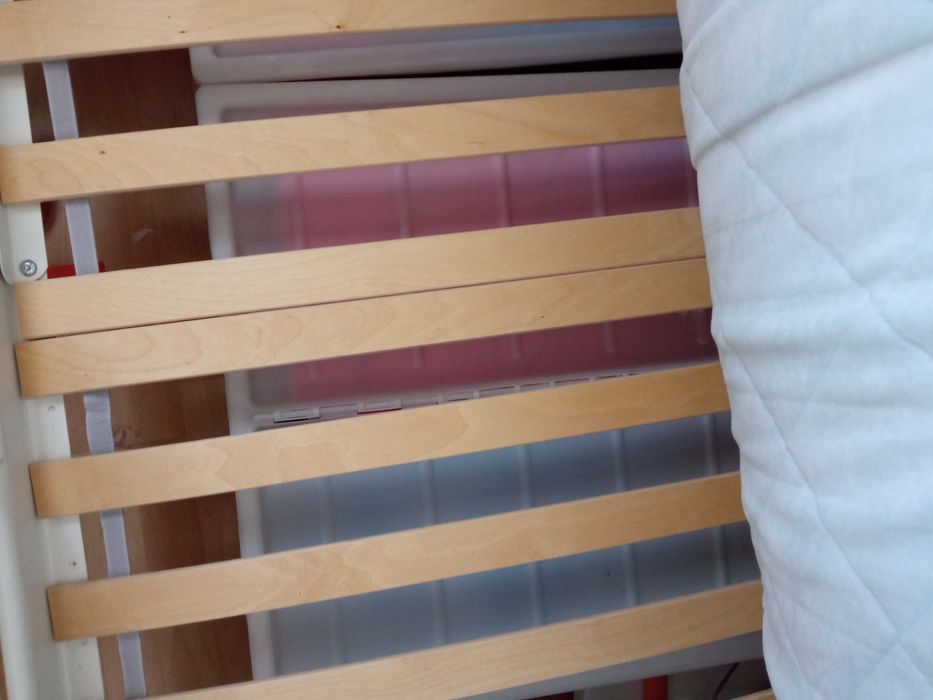 Łóżko Minnen Ikea z materacem i pojemnikami