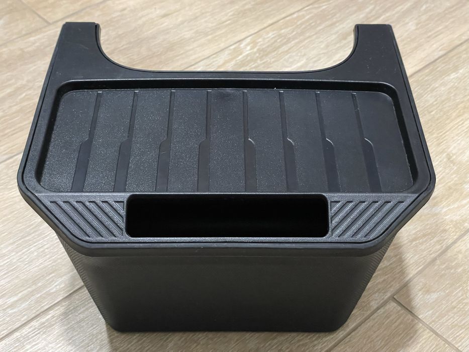 Органайзер Tesla Y (20-24) для другого ряду сидінь