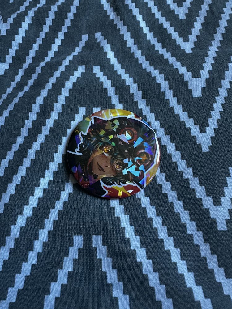 Przywieszka przypinka Isha z Arcane holograficzna błyszcząca handmade