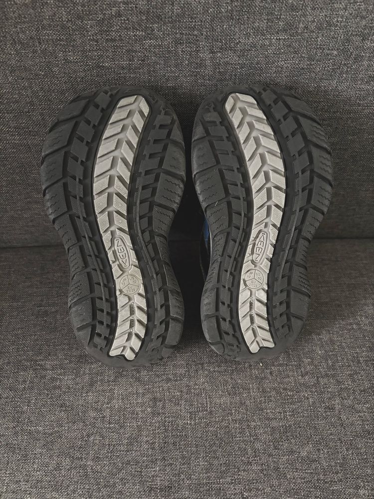Keen р27/28 устілка 17,5см на стопу до 17см Дитячі кросівки сині/чорні