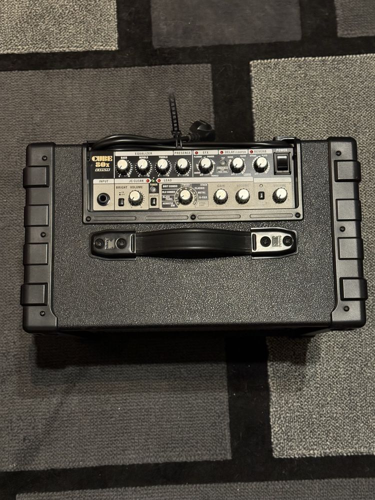 Amplificador de guitarra Roland Cube 80x