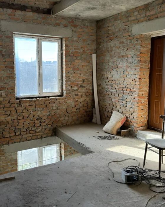 Продаж 3 поверхового дуплекса