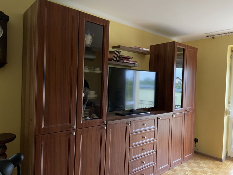 Zestaw mebli do salonu, mebloscianka, szafka narożna, półka, witrynka