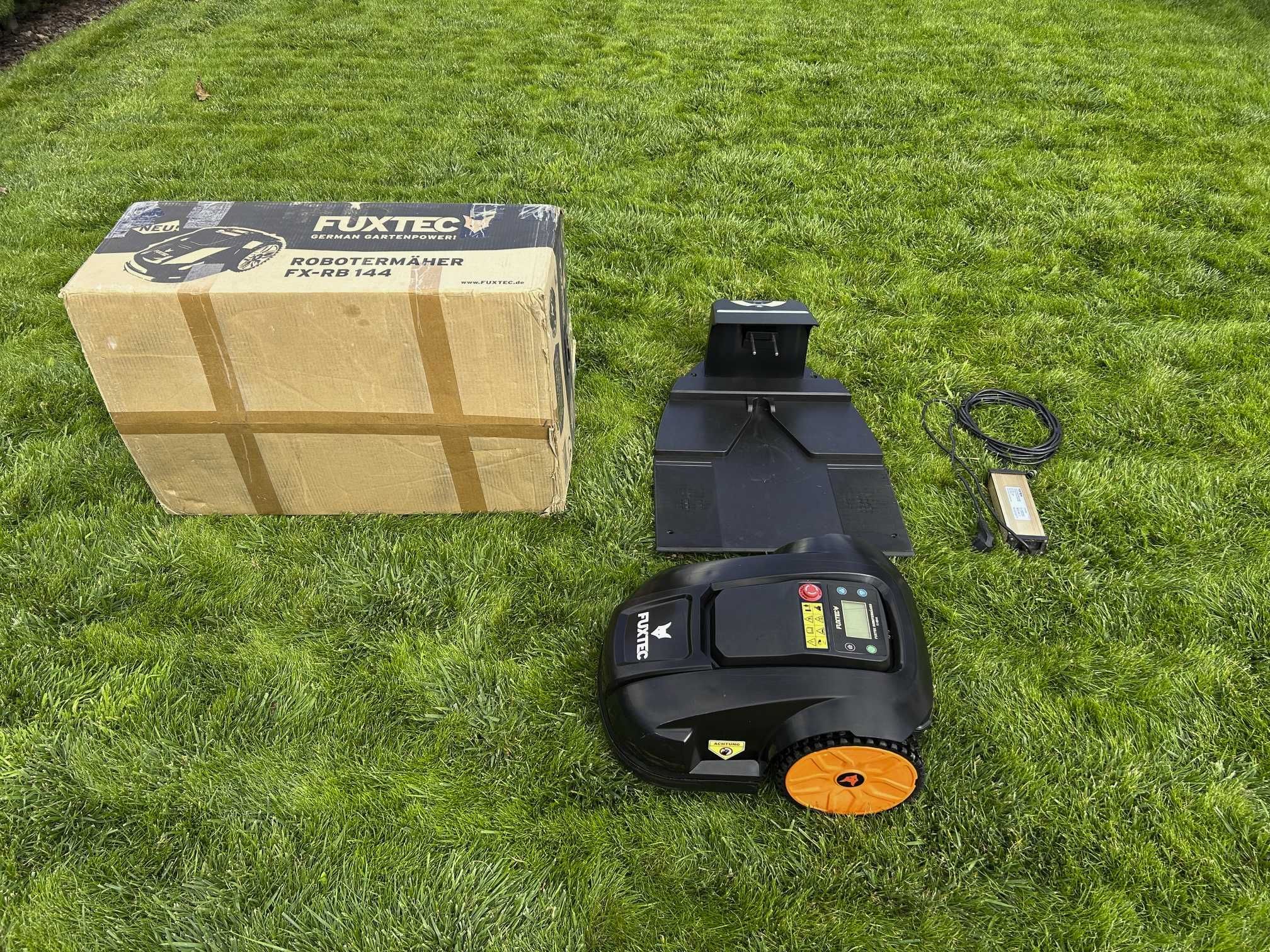 Robot koszący FUXTEC FX-RB 144 kosiarka automatyczna