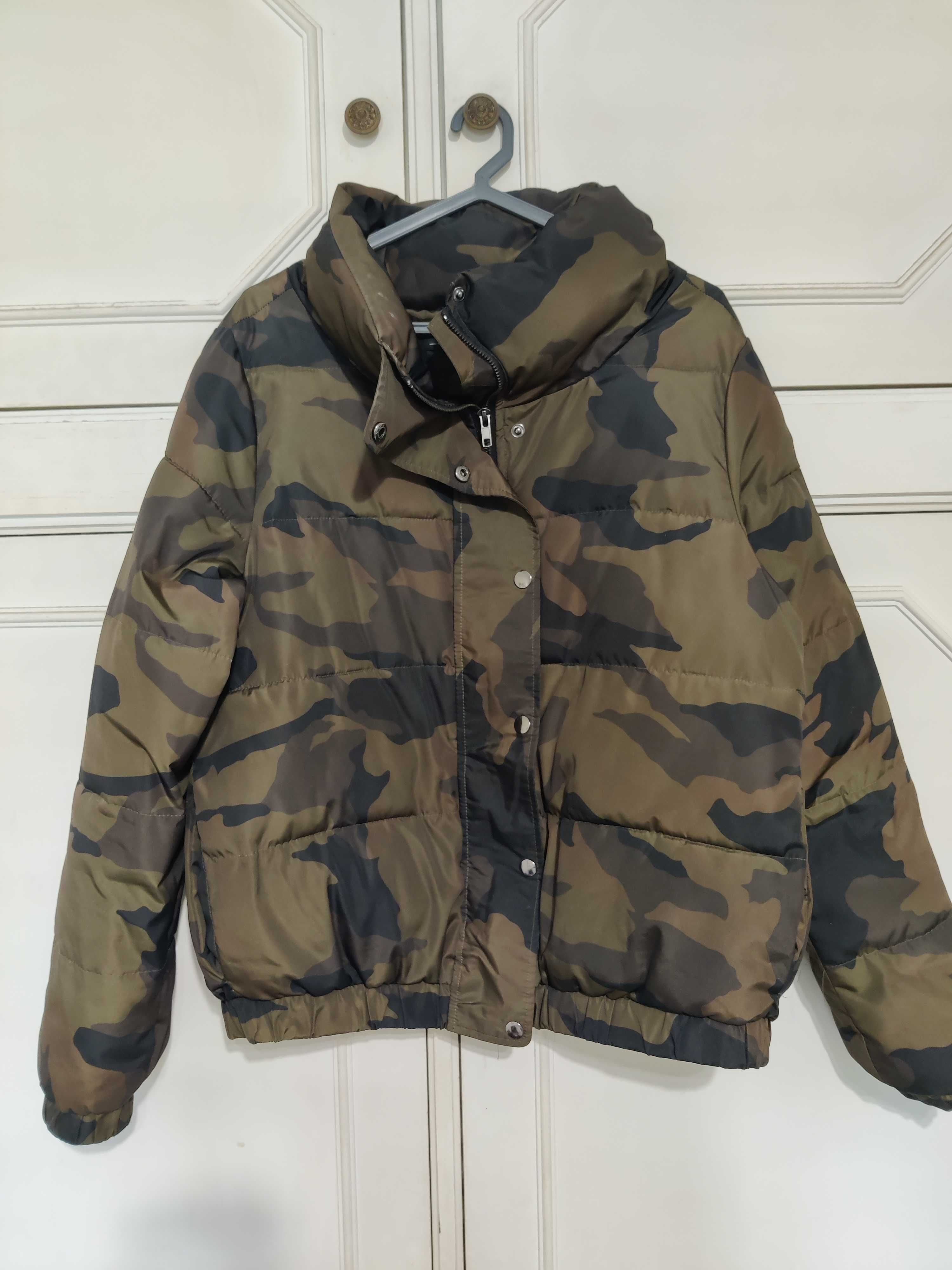 Casaco Zara camuflado mulher acolchoado anoraque M