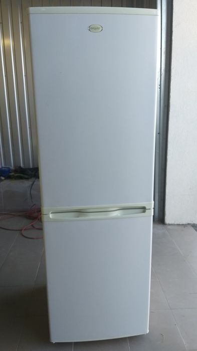 Холодильник двух камерный