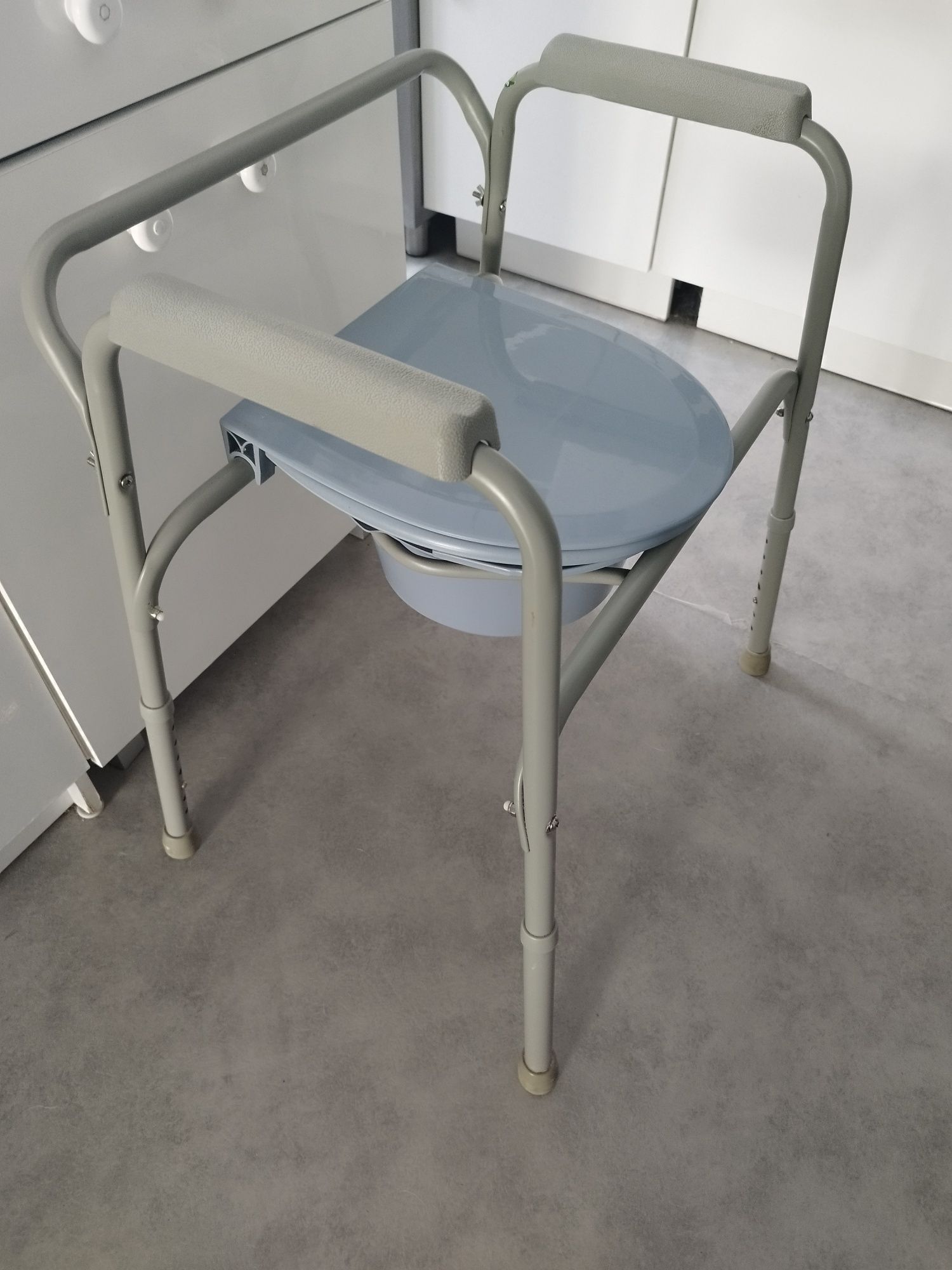 Krzesło sedesowe sanitarne WC
