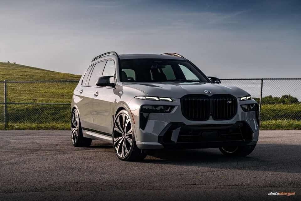 2023 BMW X7 M60i