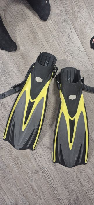 Sprzęt nurkowy - pianki, kaptury, rękawice, buty, płetwy