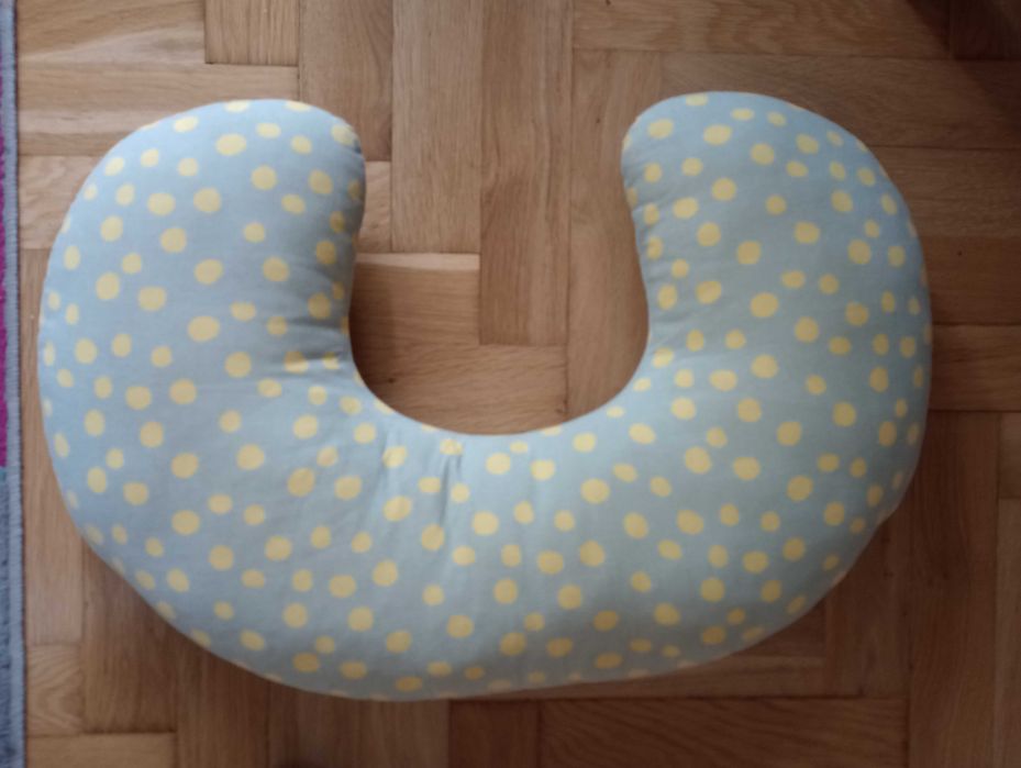 Używana poduszka do karmienia