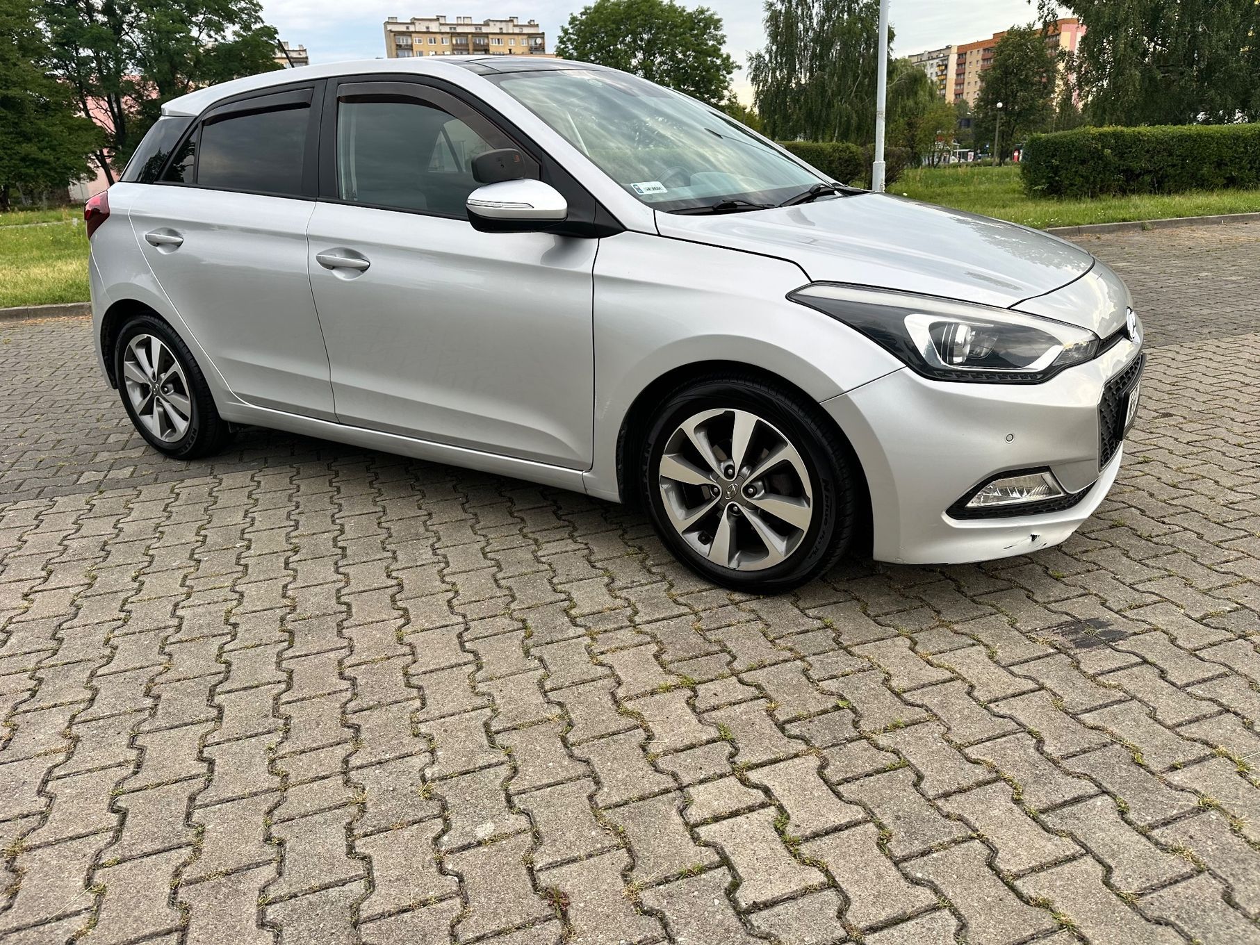 Hyundai i20 Hyunday i20 z małym przebiegiem i instalacją gazową , panorama dach